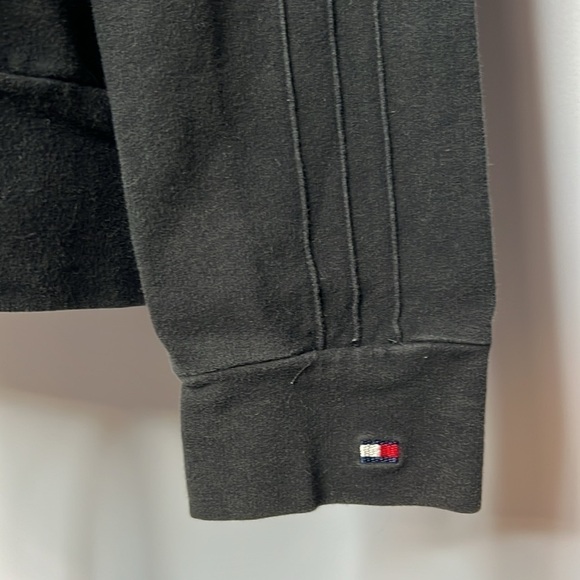 TOMMY HILFIGER JEANS BLACK WITH WHITE ACCENTS ZIP LIGHTWEIGHT JACKET LARGE - Picture 5 of 11